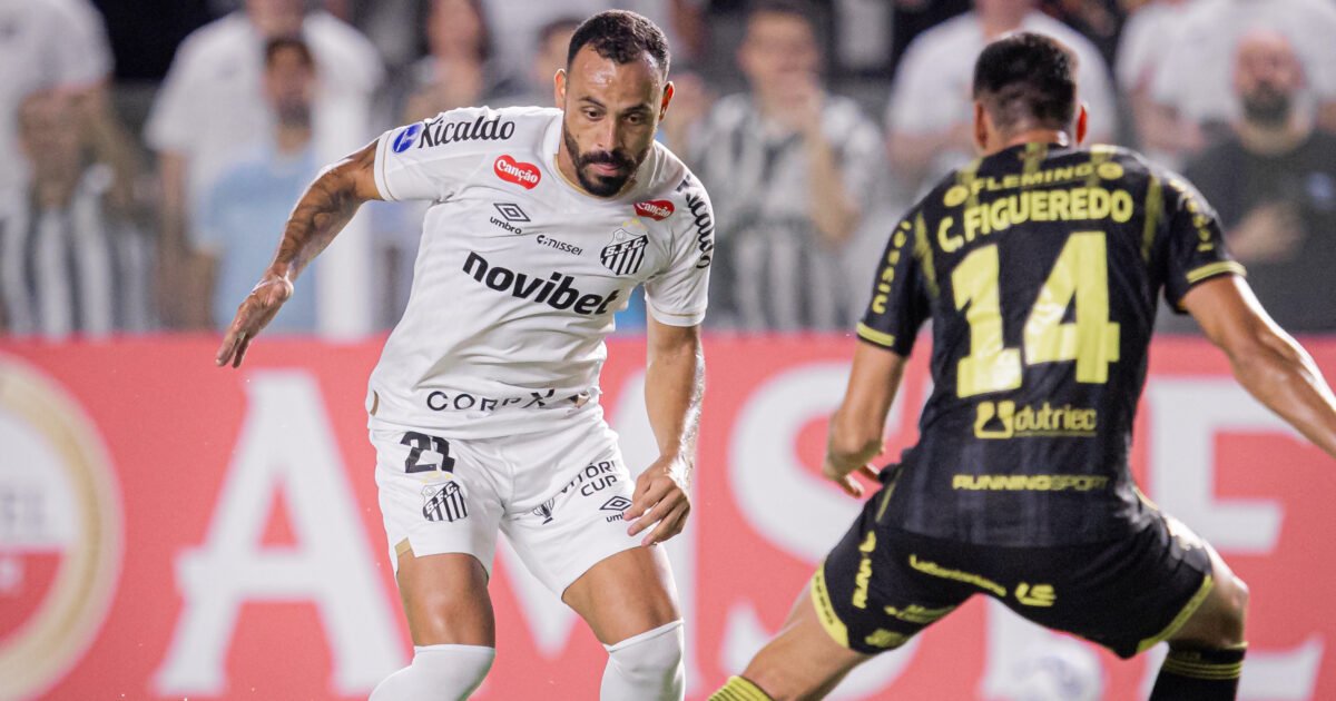 Santos envergonha torcida no dia do aniversário e só empata com o Recoleta