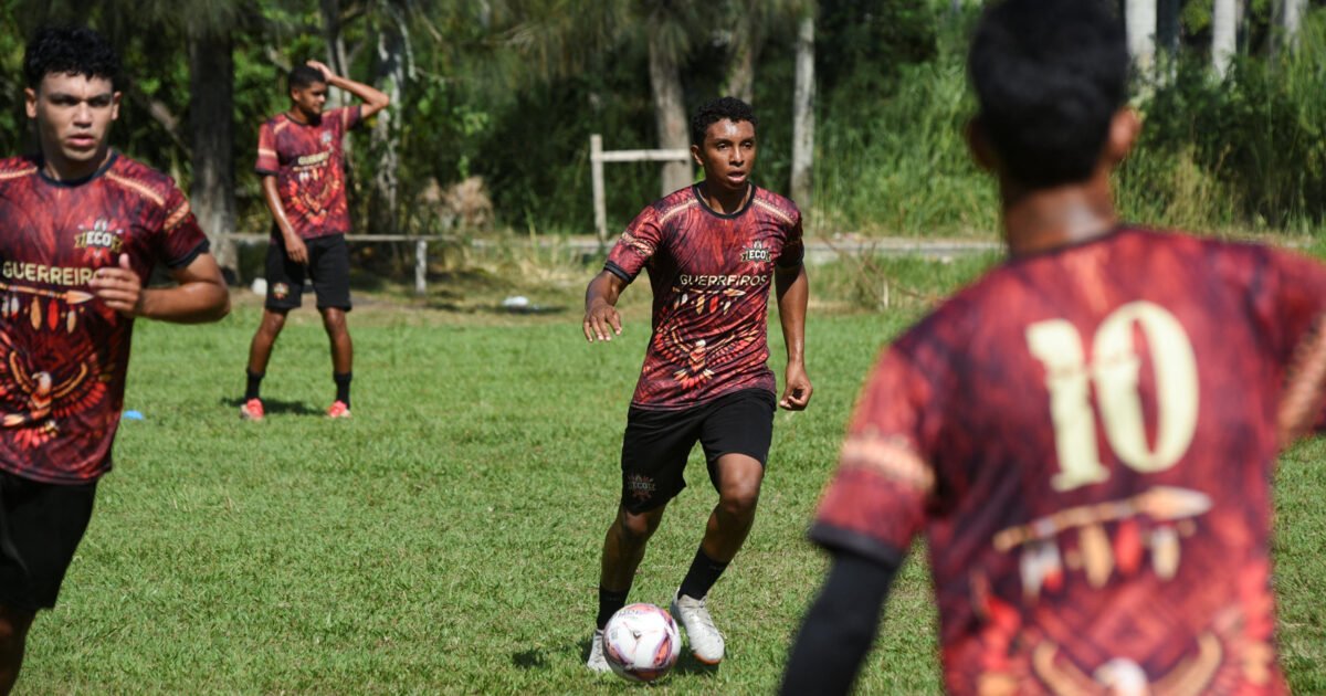 Primeiro time 100% indígena estreia no futebol profissional brasileiro