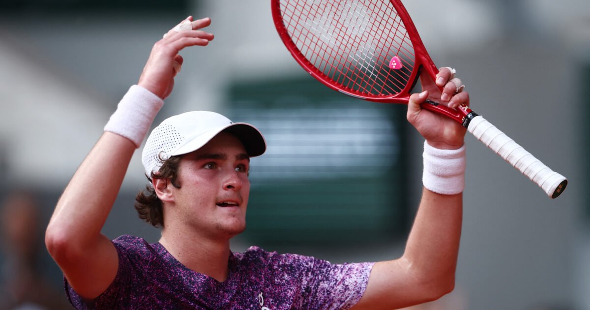 João Fonseca elimina Djokovic em Roland Garros com vitória épica de virada em 5 sets