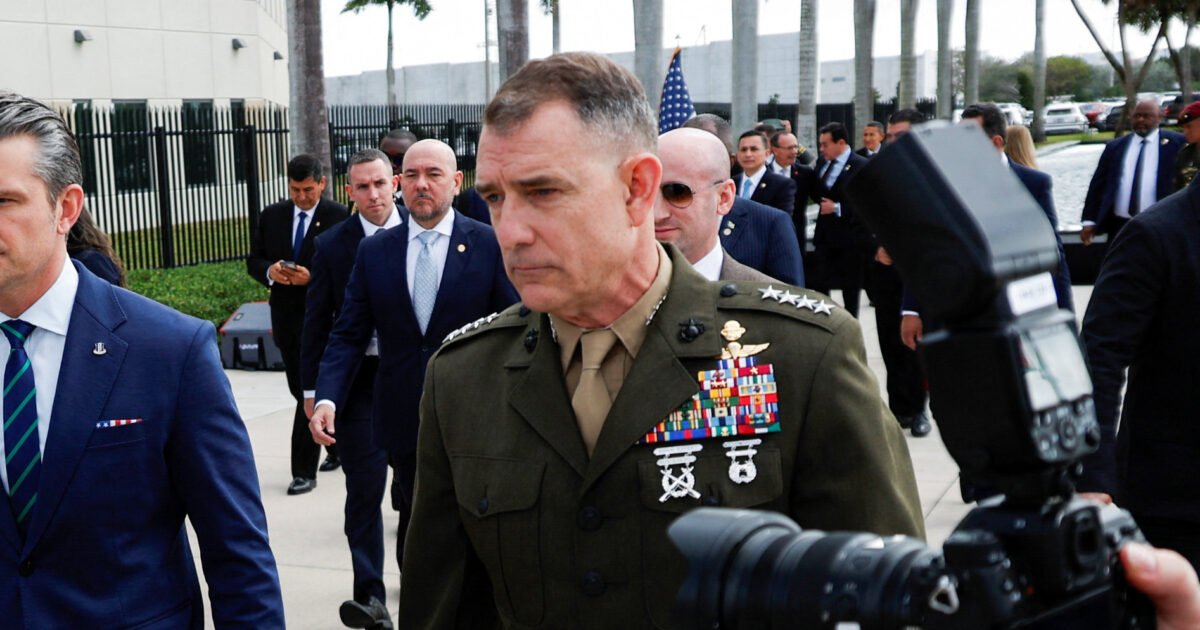 General dos EUA se reúne com militares cubanos na área da Baía de Guantánamo