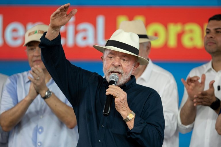 Lula lidera cenários de 1º e 2º turnos contra Flávio Bolsonaro, diz pesquisa RealTime