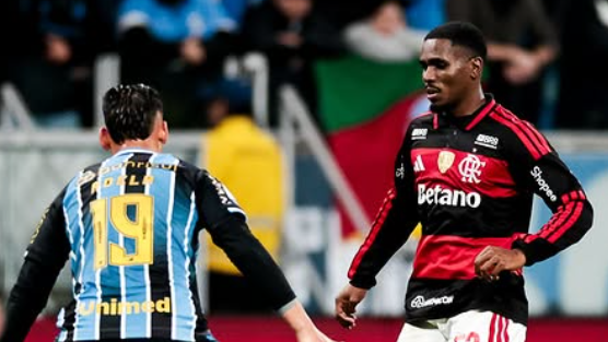 Flamengo vence o Grêmio fora de casa e encosta no líder Palmeiras