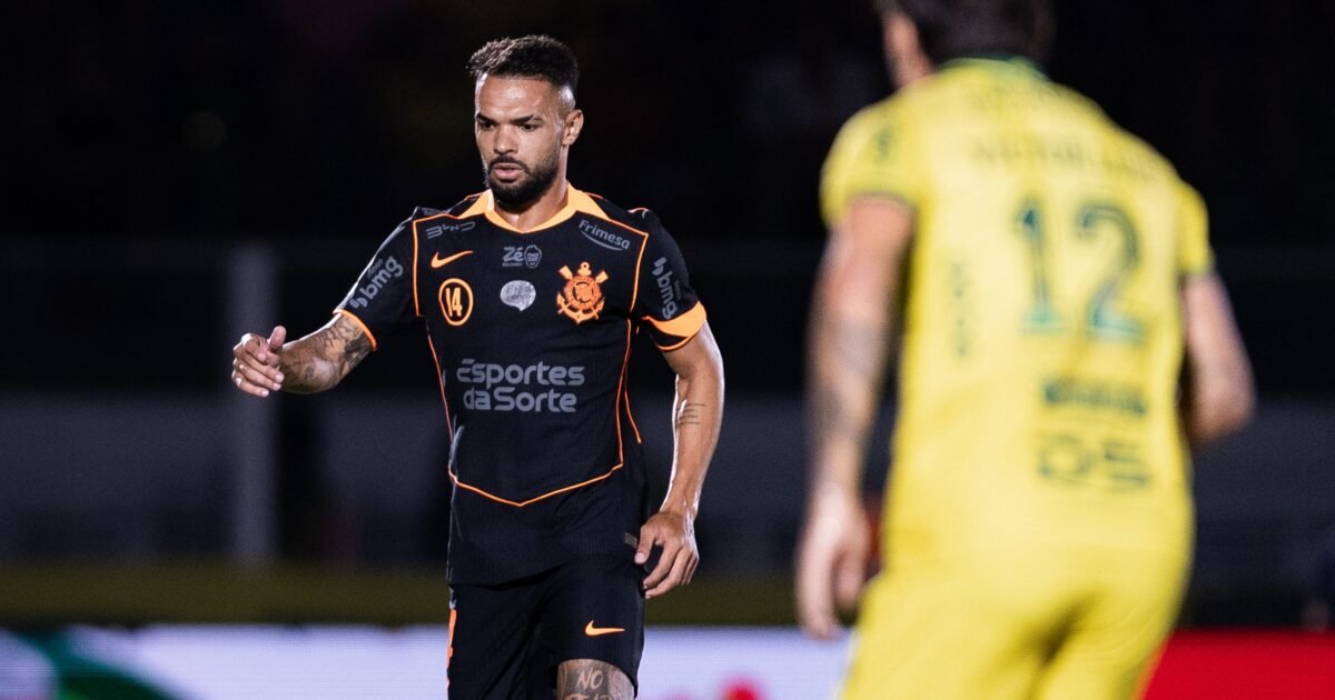 Corinthians perde do Mirassol, vê fim de série invicta de Diniz e volta ao Z4