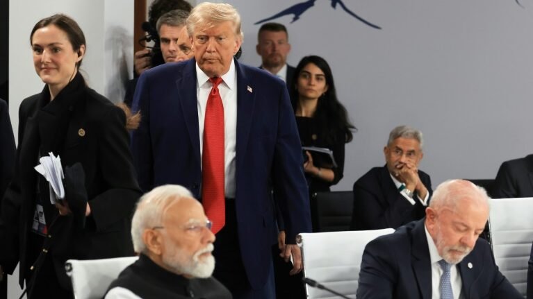 Trump critica política do Brasil e confunde Bolsonaros após G7