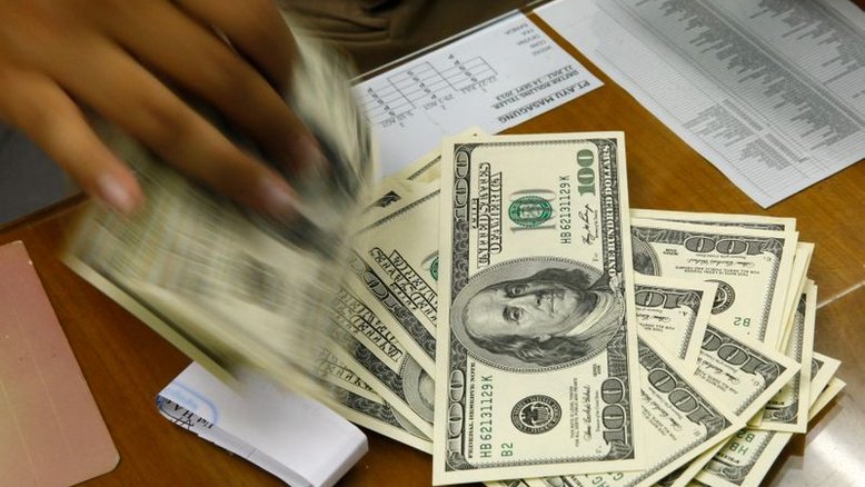 Menor pressão cambial deve continuar em maio após real exibir melhor abril em 5 anos