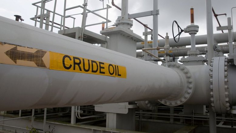 Preços do petróleo têm maior queda semanal em meses com preocupações de demanda