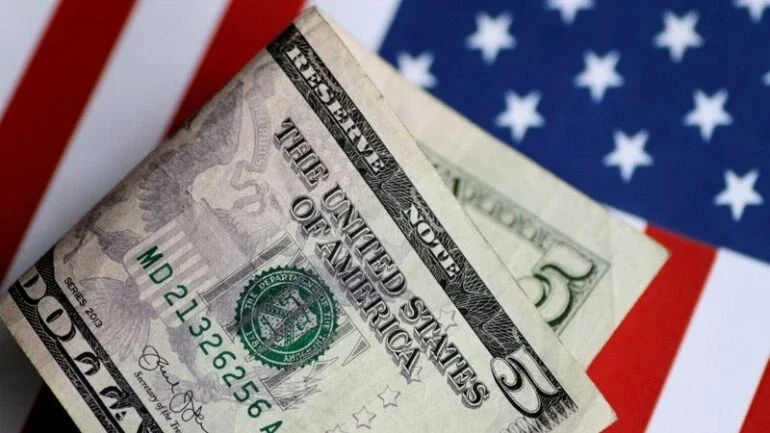 Dólar supera R$5,45 com temores globais sobre redução de estímulo