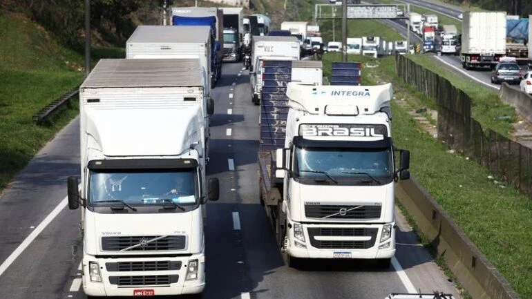 Protestos de caminhoneiros atingem 13 Estados; não há bloqueio de pistas