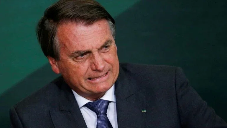 Bolsonaro reclama de "flertes" do PL com a esquerda e diz que decide filiação em até 3 semanas