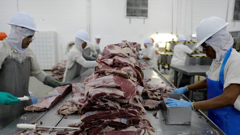 China aceita carne do Brasil aprovada antes de embargo; ministra antevê retomada