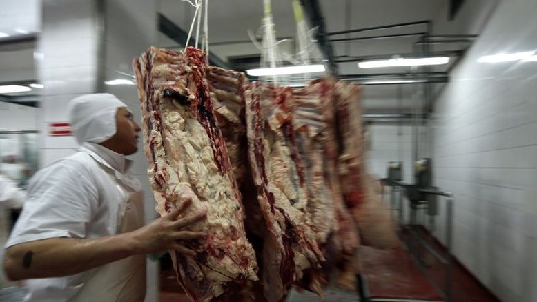 ANÁLISE-Suspensão de vendas de carne na Argentina favorece Brasil, mas sustenta preço do boi