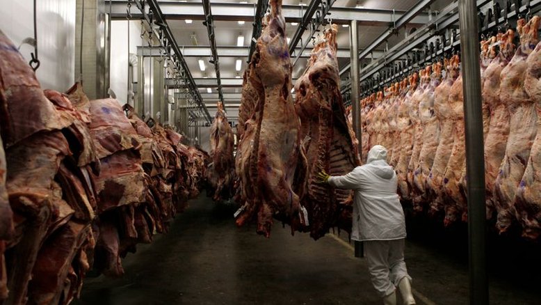 Com pandemia e China, consumo de carne no Brasil cai ao menor nível em 25 anos