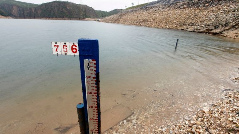 Seca gera disputa pela água contra racionamento de energia no Brasil