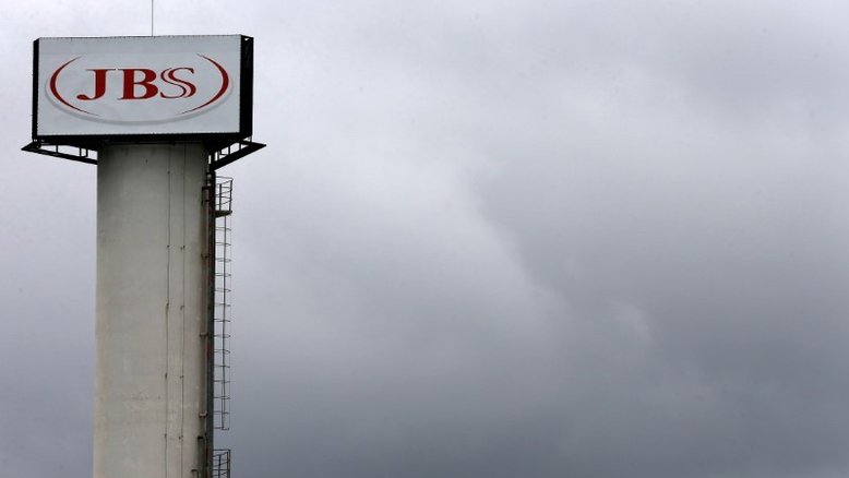 Governo de SC acelera licenças ambientais para viabilizar aporte de R$442 mi da JBS
