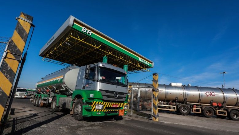 CEO da Petrobras ouve demandas de caminhoneiros em reunião na sede da empresa