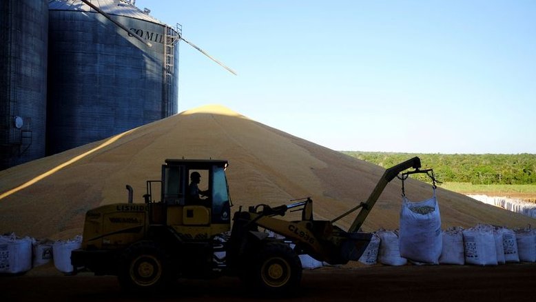 Plano robusto deve permitir safra de grãos recorde de 300 mi t em 22/23, diz ministro