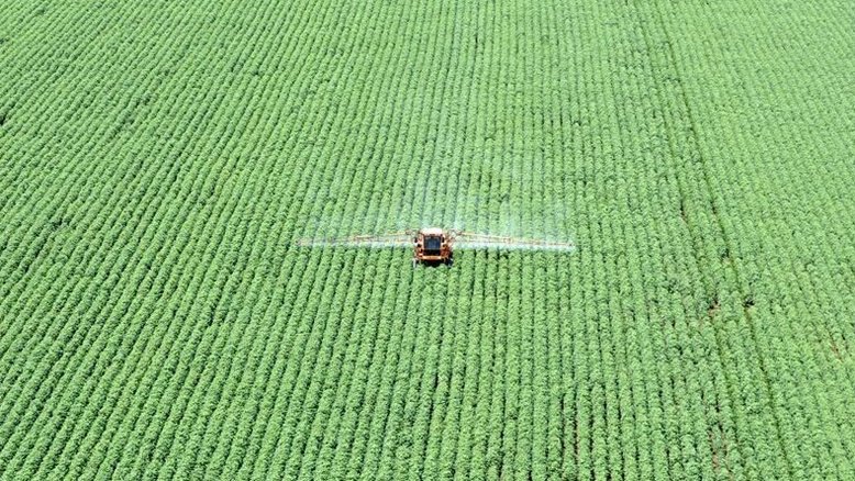 Vendas de agroquímicos crescem 17,6% no 1º semestre no Brasil; preço impulsiona