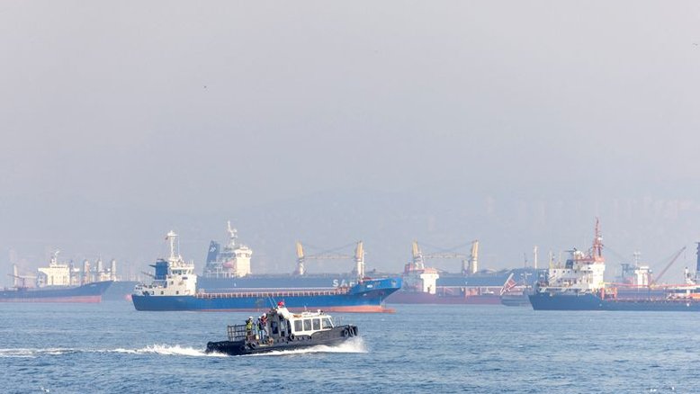 Mais navios de grãos deixam portos da Ucrânia apesar da suspensão russa