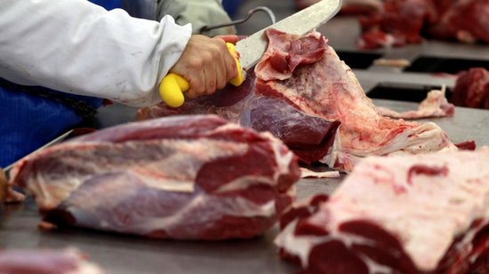 Unidade de processamento de carne da Marfrig em Promissão, São
