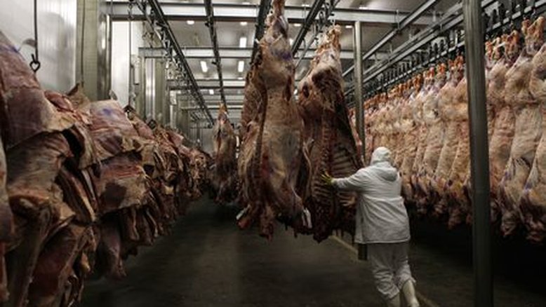 Receita de exportação de carne bovina do Brasil sobe 42% em 2022; Abrafrigo prevê piora em 2023