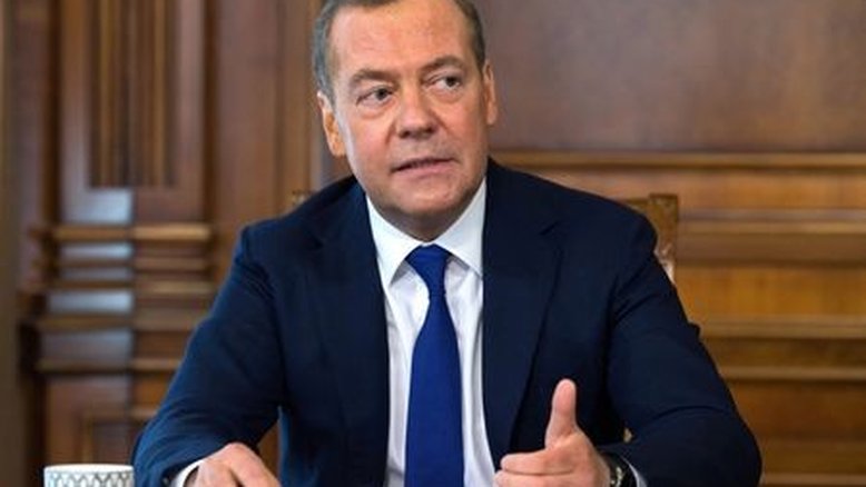 Medvedev, da Rússia, alerta que Moscou cancelará acordo de grãos se G7 proibir exportações