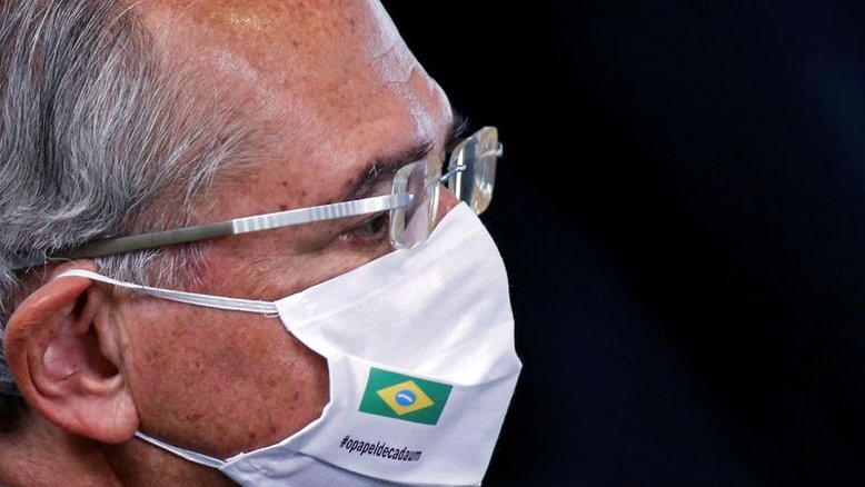 Economia está se reerguendo, mas precisa da vacinação em massa, diz Guedes