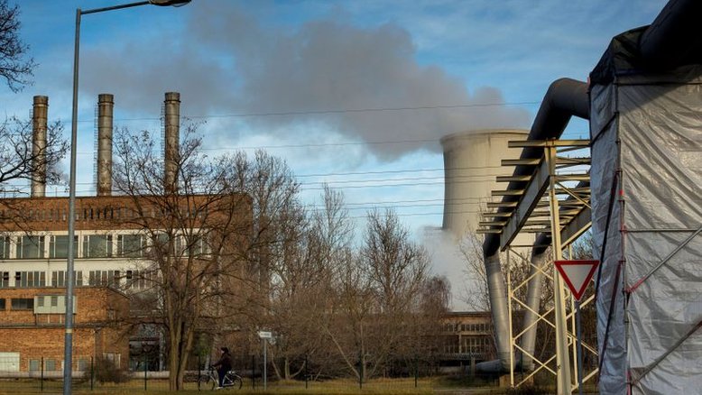 Produção industrial da zona do euro cai em fevereiro e apaga ganhos do mês anterior