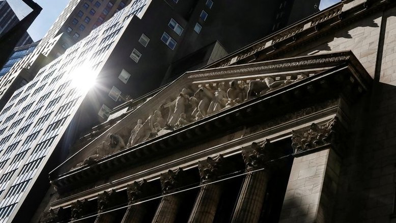 S&P 500 e Dow recuam com foco em balanços de tecnologia