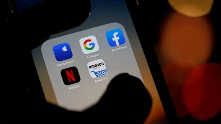Senadores dos EUA questionam Apple e Google sobre domínio lojas de aplicativos
