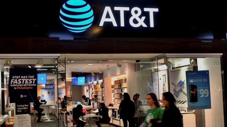 AT&T tem receita acima do esperado com reabertura ajudando vendas de smartphones
