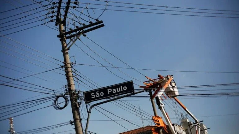 Energia subirá menos de 10% após medidas de alívio de R$18,8 bi, diz Aneel