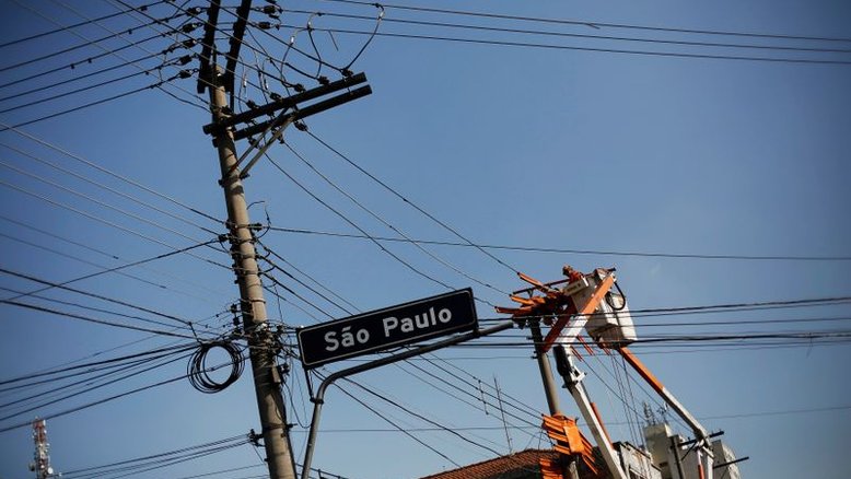 Energia subirá menos de 10% após medidas de alívio de R$18,8 bi, diz Aneel