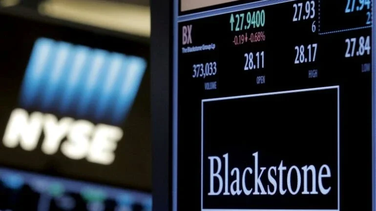 Lucro da Blackstone dispara com venda de participações