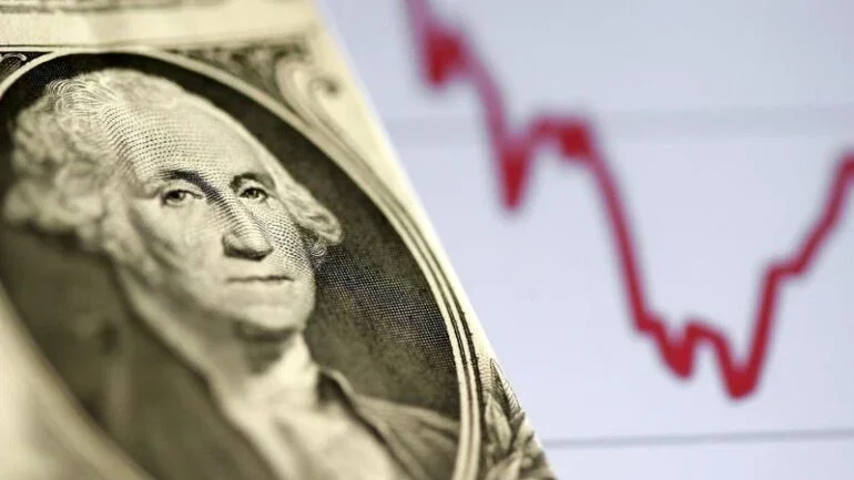 Dólar pode cair a R$5,35-R$5,40 em "janela benigna" local, diz gestor da AZ Quest