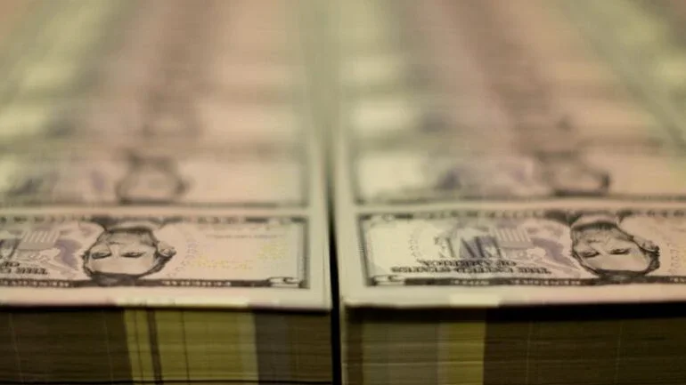 Investimento estrangeiro em portfólio no país cai em março após 9 meses de alta