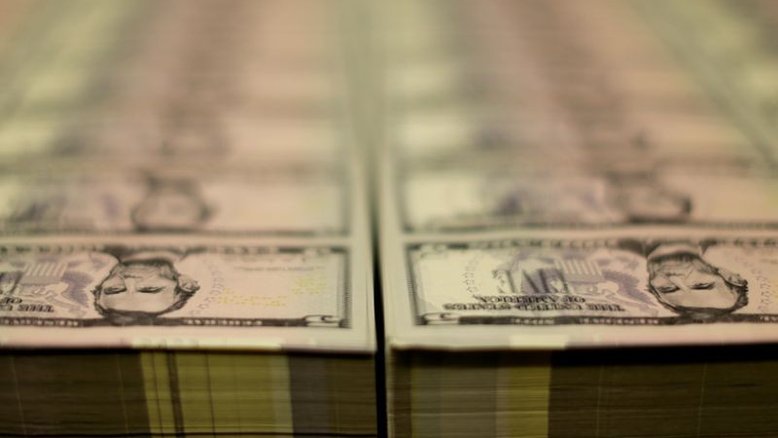 Investimento estrangeiro em portfólio no país cai em março após 9 meses de alta