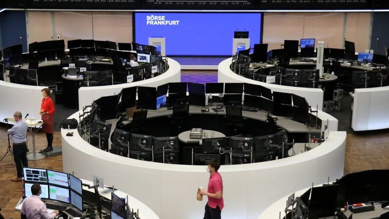 Ações europeias recuam com rendimentos altos e realização de lucros; bancos saltam