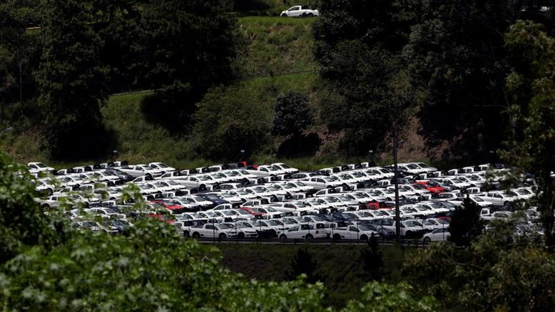 Indústria do Brasil tem 2ª queda seguida em março e volta ao nível pré-pandemia