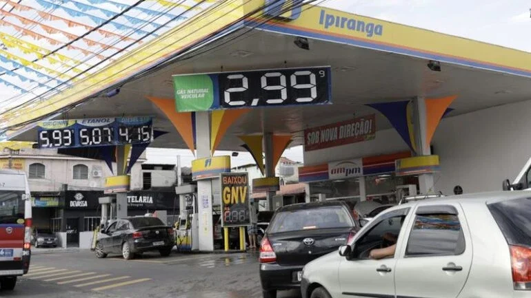 Ultrapar tem lucro menor no 1º tri, com maiores despesas financeiras
