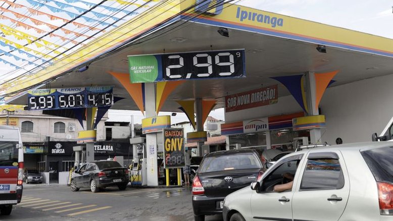 Ultrapar tem lucro menor no 1º tri, com maiores despesas financeiras