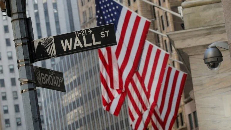 Nasdaq registra recorde com impulso de ações de crescimento; dados de inflação limitam Wall St