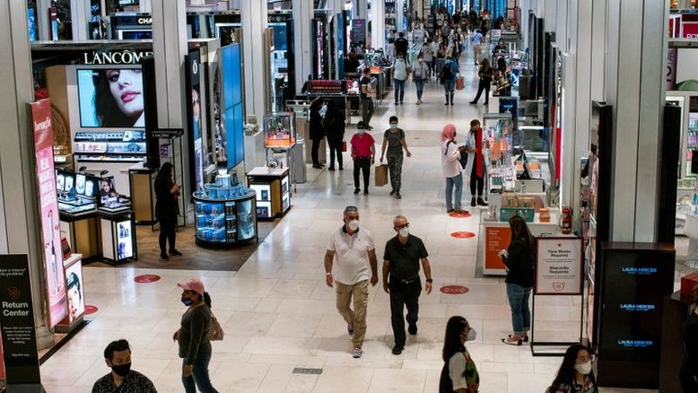 Vendas no varejo dos EUA sobem inesperadamente em junho