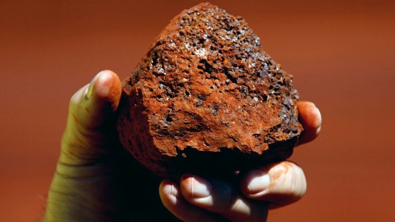Rio Tinto tem resultado semestral recorde após disparada nos preços do minério