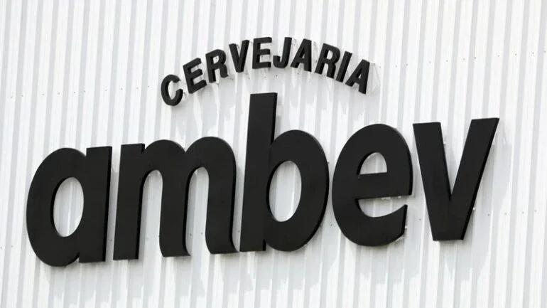 Queda das vendas e alta dos insumos desafiam retomada da Ambev