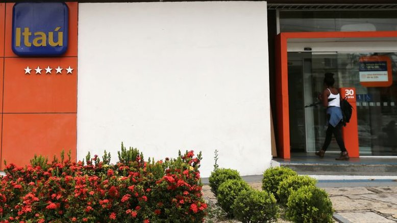 Itaú Unibanco começará retorno gradual a escritórios neste mês