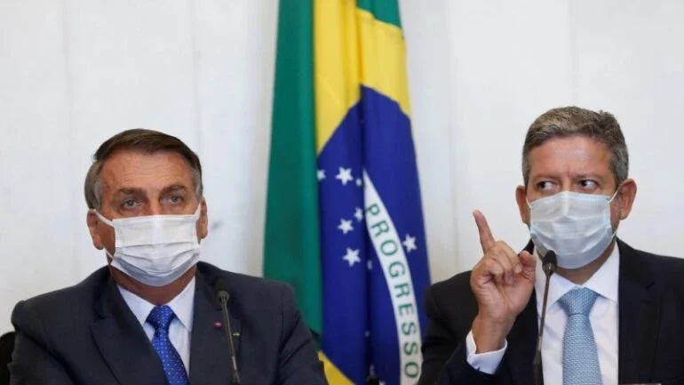 Governo usa PEC do calote para beneficiar servidores