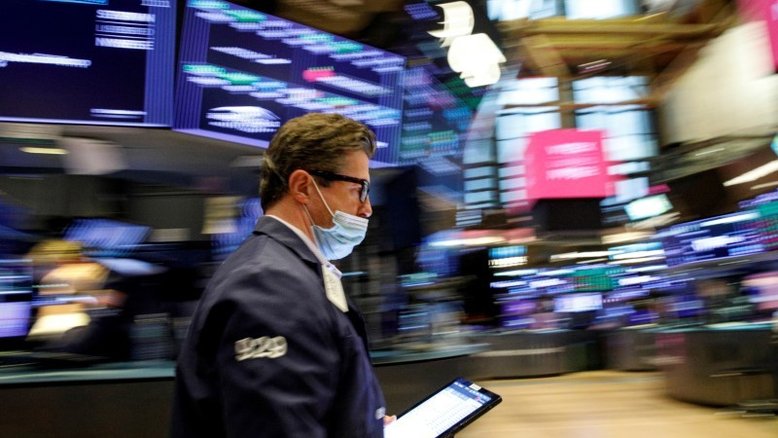 BOLSA EUA-Wall St avança antes de votação sobre projeto de infraestrutura de US$1 tri