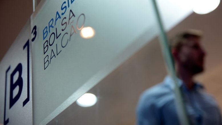 B3 supera expectativas no 2º tri, eleva previsão de despesas para 2021