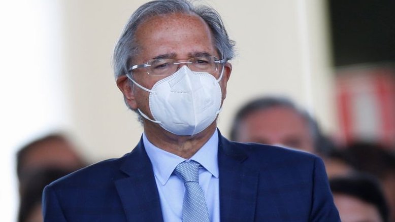 "Qual que é o problema agora que a energia vai ficar um pouco mais cara?", questiona Guedes