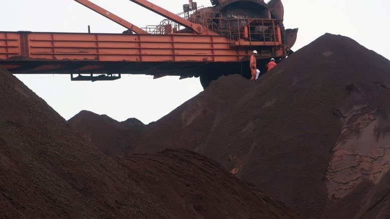 Contratos futuros do minério de ferro despencam na China para menor valor em 9 meses